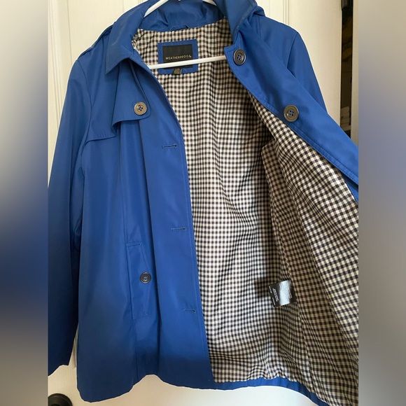 Like new Weatherproof rain jacket - Picture 7 of 7